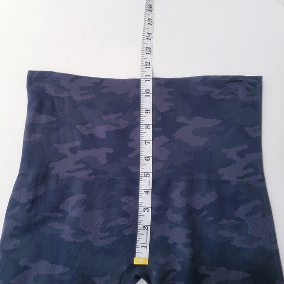 🌸 NEW Spanx | Camouflage High Waist Knit Leggings M - Picture 6 of 11